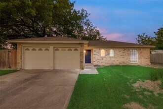 6013 Barry Dr in Watauga, TX - Building Photo - Building Photo