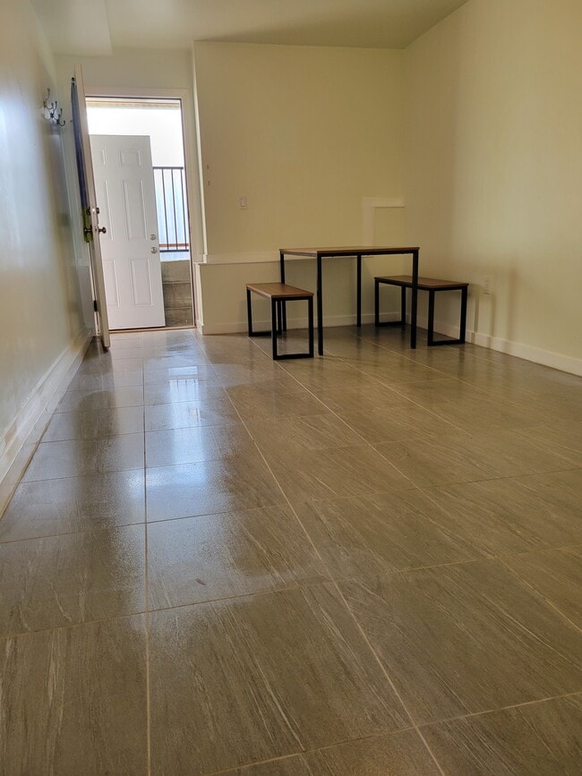 614 Grand Ave, Unit B, Unit B