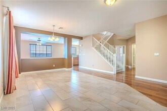 136 Jay Porter Ave in Henderson, NV - Foto de edificio - Building Photo