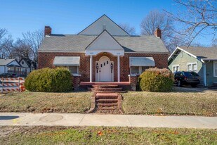 1220 S Zunis Ave in Tulsa, OK - Building Photo