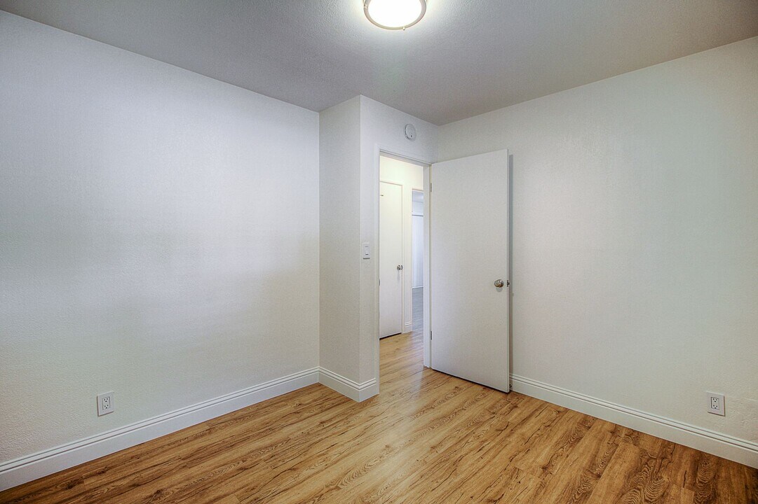 801 W 9th St in Santa Rosa, CA - Building Photo