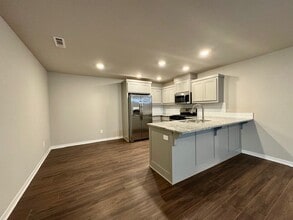 2315 W Persimmon St in Rogers, AR - Building Photo - Building Photo