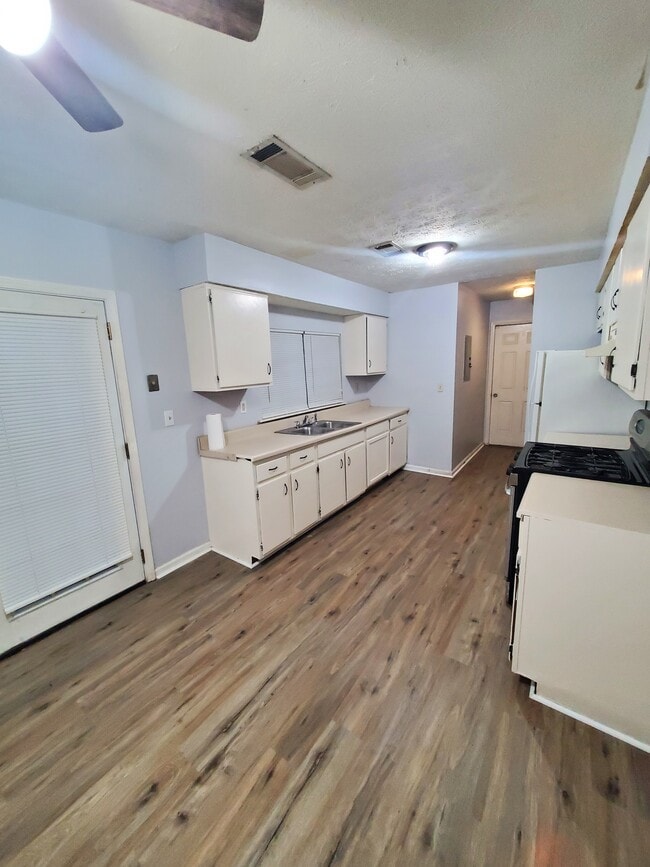 8877 Burnham Way in Jonesboro, GA - Building Photo - Building Photo