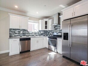 963 N Wilton Pl in Los Angeles, CA - Building Photo - Building Photo