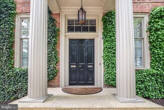 2310 Kalorama Rd NW in Washington, DC - Building Photo - Building Photo