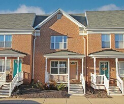 1214 Old Richmond Circle in Harrisonburg, VA - Building Photo