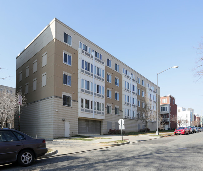 400M Apartments in Washington, DC - Building Photo - Building Photo