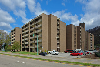 Terrace Park East in Charleston, WV - Building Photo - Building Photo