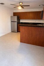 214 NW 8th Ave in Dania Beach, FL - Building Photo - Building Photo