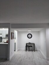 201 Santa Clara Dr, Unit 13 in Naples, FL - Building Photo - Building Photo