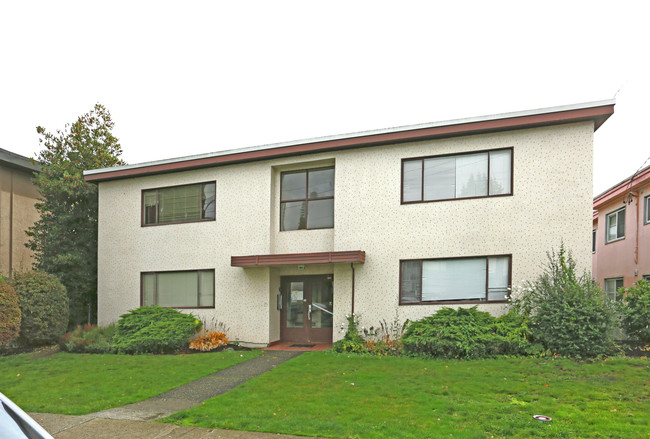 6730 Dow Ave in Burnaby, BC - Building Photo - Building Photo