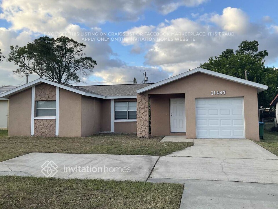 11447 Walsingham Rd in Largo, FL - Building Photo