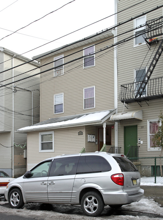 27 Jackson St in Passaic, NJ - Building Photo