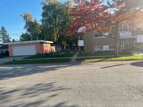 13701 S Atlantic Ave in Riverdale, IL - Building Photo - Building Photo