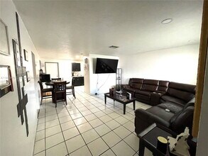 5930 NW 20th St-Unit -5930 in Lauderhill, FL - Building Photo - Building Photo