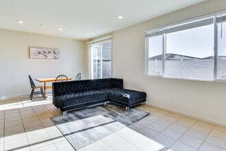 1442 Copperfield Ave in Manteca, CA - Building Photo - Building Photo