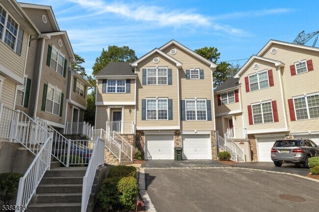 35 Brock Ln in Hackettstown, NJ - Building Photo - Building Photo