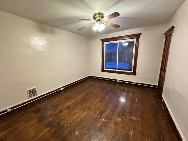 17 Washington St, Unit Apt 3 in Cortland, NY - Foto de edificio - Building Photo