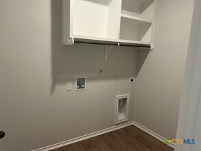 105 Beveridge Rd in Seguin, TX - Building Photo - Building Photo