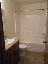 1225 S Beach Way in West Fargo, ND - Building Photo - Building Photo