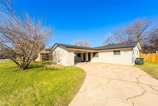 4306 Shallowbrook Trail in Austin, TX - Building Photo