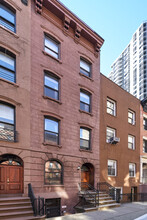 222 E 32nd St in New York, NY - Foto de edificio - Building Photo