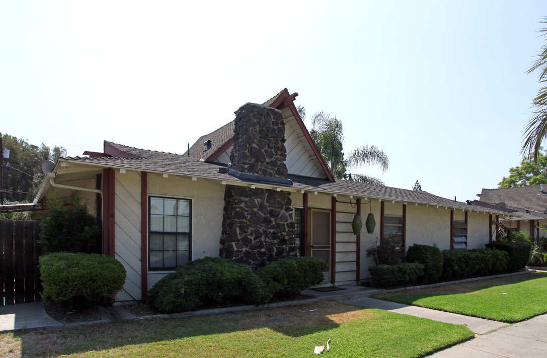 1186 S Belhaven St in Anaheim, CA - Building Photo