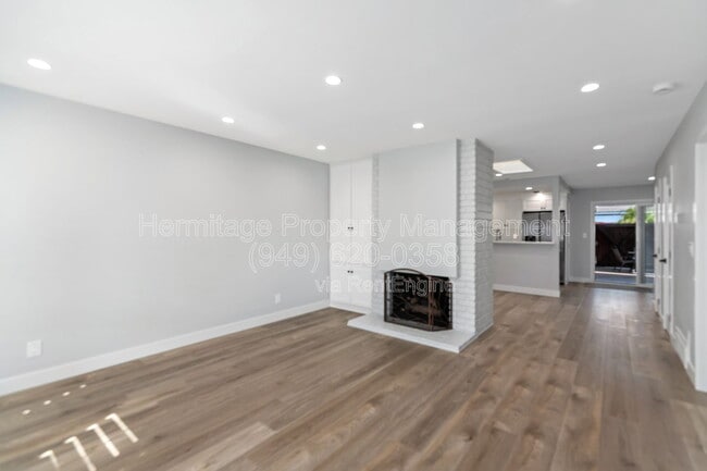 1199 E 1st St in Tustin, CA - Building Photo - Building Photo