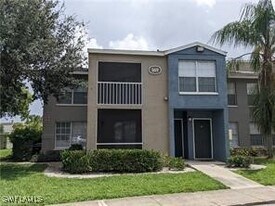 153 Santa Clara Dr in Naples, FL - Building Photo