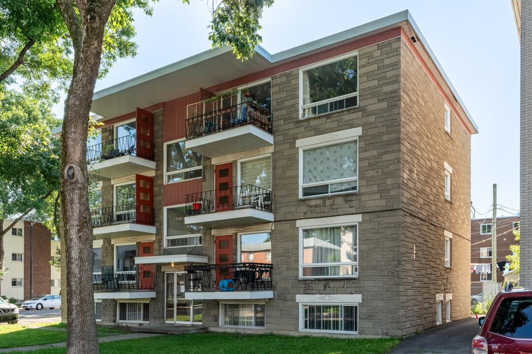 790 Des Chênes Rue E in Québec, QC - Building Photo