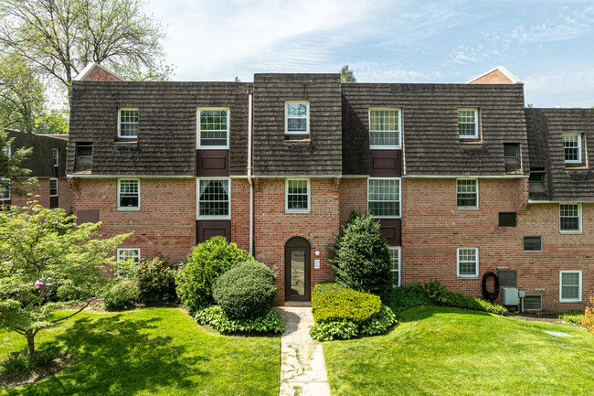 Gypsy Lane Condominiums in Philadelphia, PA - Building Photo - Building Photo