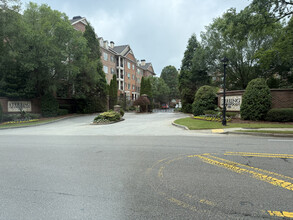 2300 Peachford Rd in Atlanta, GA - Building Photo - Building Photo