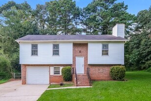 180 Belmont Farms Dr in Ellenwood, GA - Building Photo