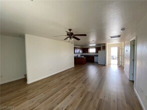 200 S Mount Charleston Dr E-Unit -1 in Pahrump, NV - Building Photo - Building Photo