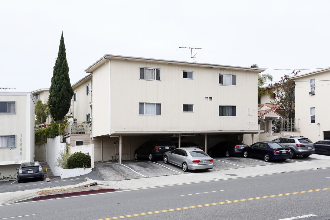 National Manor in Los Angeles, CA - Building Photo