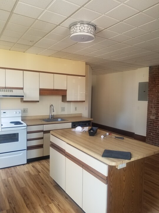 1 Silver St in Dover, NH - Building Photo