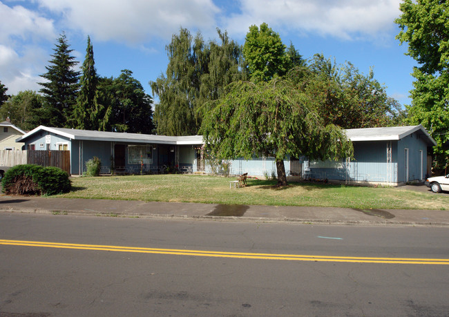 290-296 Riviera Dr NE in Salem, OR - Building Photo - Building Photo