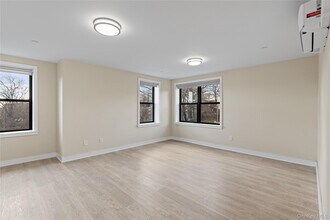 135 Wakefield Ave in Yonkers, NY - Building Photo - Building Photo