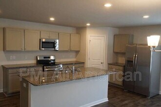 289 Greenbay St in Lillington, NC - Building Photo - Building Photo