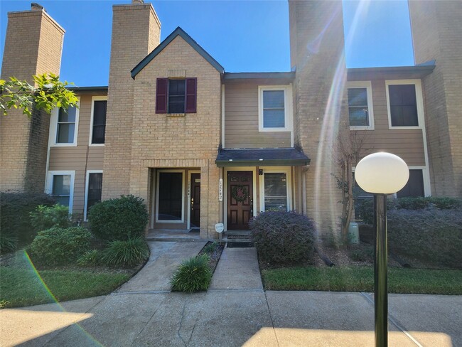 property at 17742 Kings Park Ln