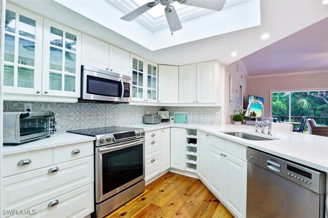 5897 Chanteclair Dr in Naples, FL - Building Photo - Building Photo