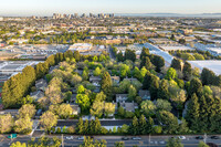 Emery Bay Village in Emeryville, CA - Foto de edificio - Building Photo