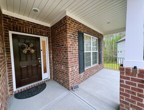 2800 Lemnos Dr in Apex, NC - Foto de edificio - Building Photo