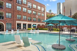 Marquis Enclave in Houston, TX - Building Photo - Building Photo