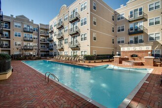 3000 Vanderbilt Pl, Unit 413 in Nashville, TN - Building Photo - Building Photo