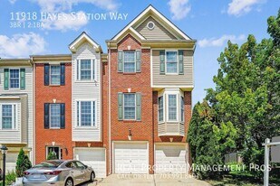 11918 Hayes Station Way in Manassas, VA - Building Photo
