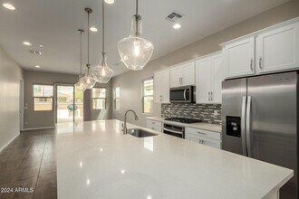 2082 E Lantana Dr in Chandler, AZ - Building Photo - Building Photo