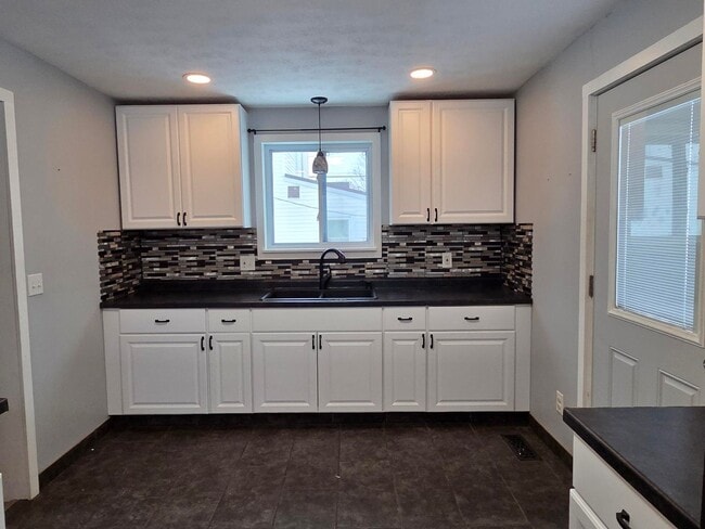 255 E 9th St in Ashland, OH - Building Photo - Building Photo