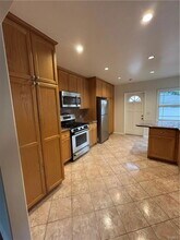 21327 De La Osa St in Los Angeles, CA - Building Photo - Building Photo