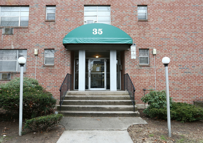 35 Evergreen Ave in Hartford, CT - Building Photo - Building Photo